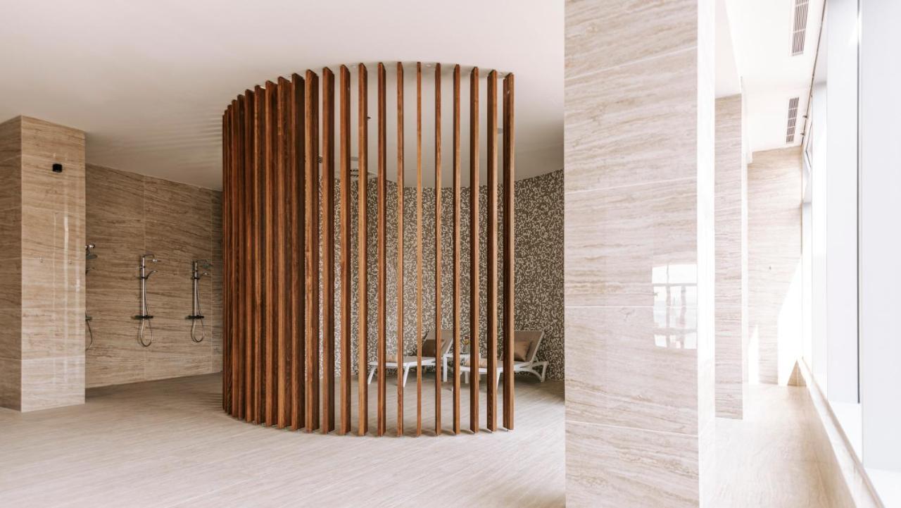 Hotel Miramare 茨里克韦尼察 外观 照片 A shower enclosure