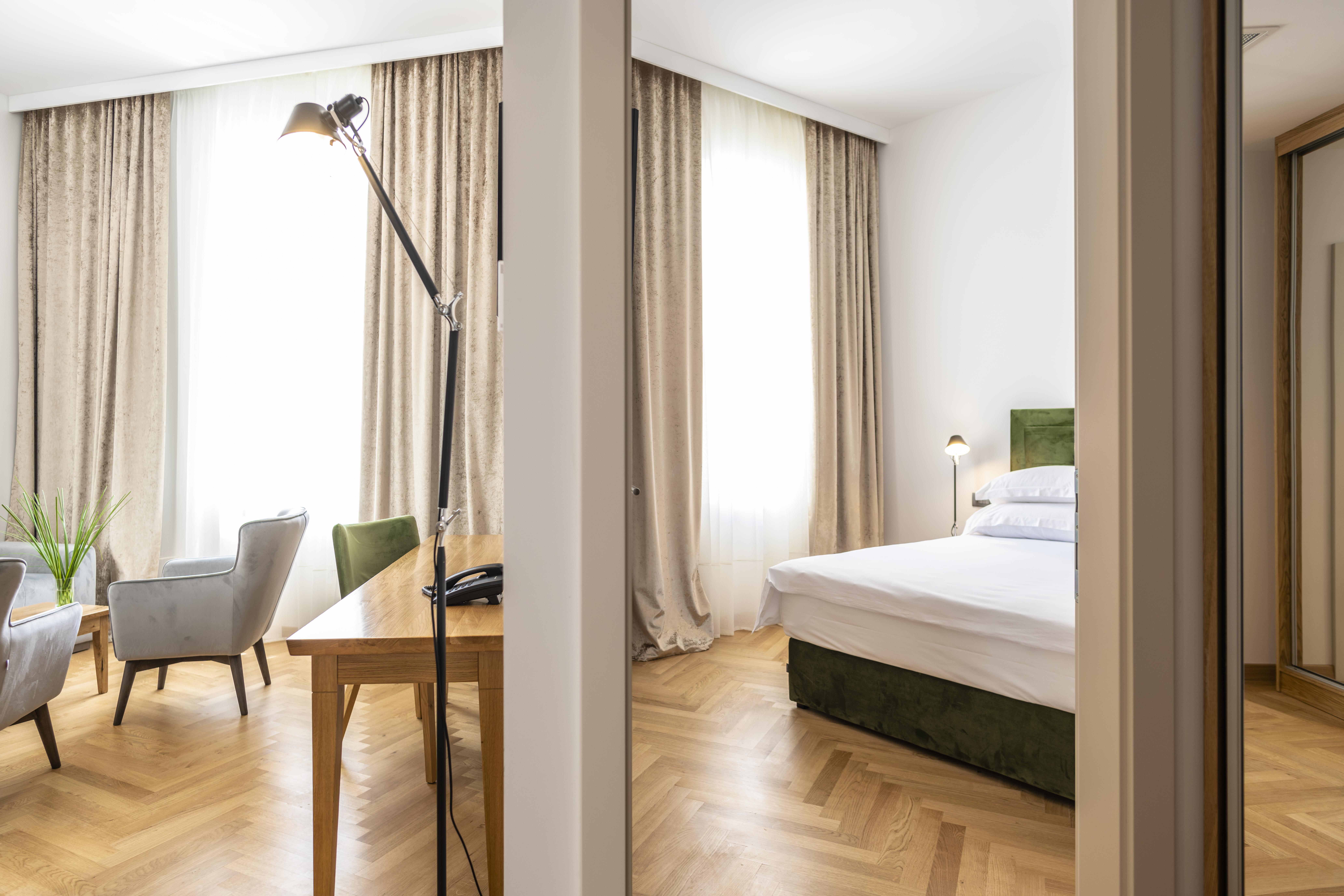 Hotel Miramare 茨里克韦尼察 外观 照片 A room at the Hotel