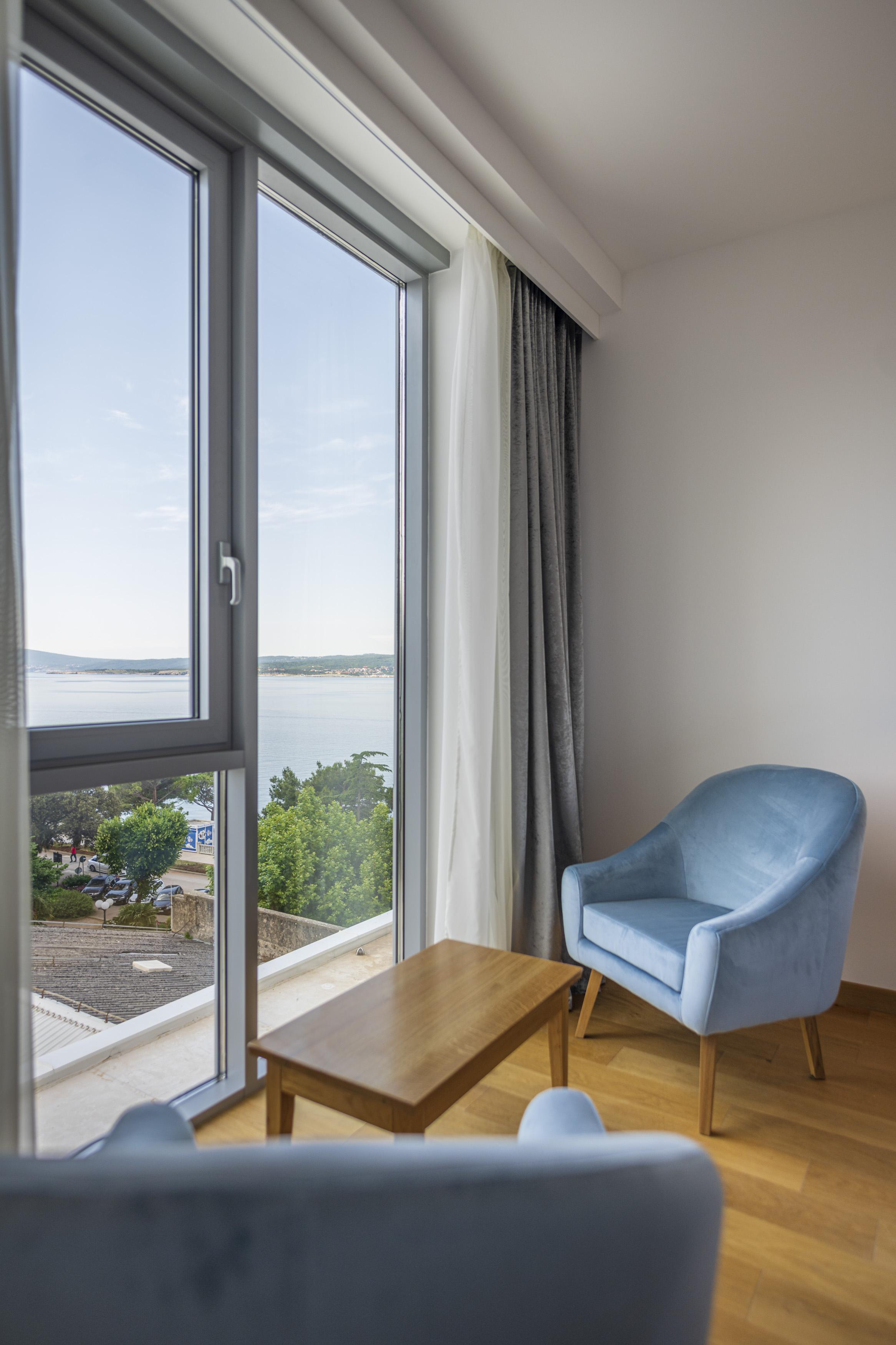 Hotel Miramare 茨里克韦尼察 外观 照片 A room at the hotel