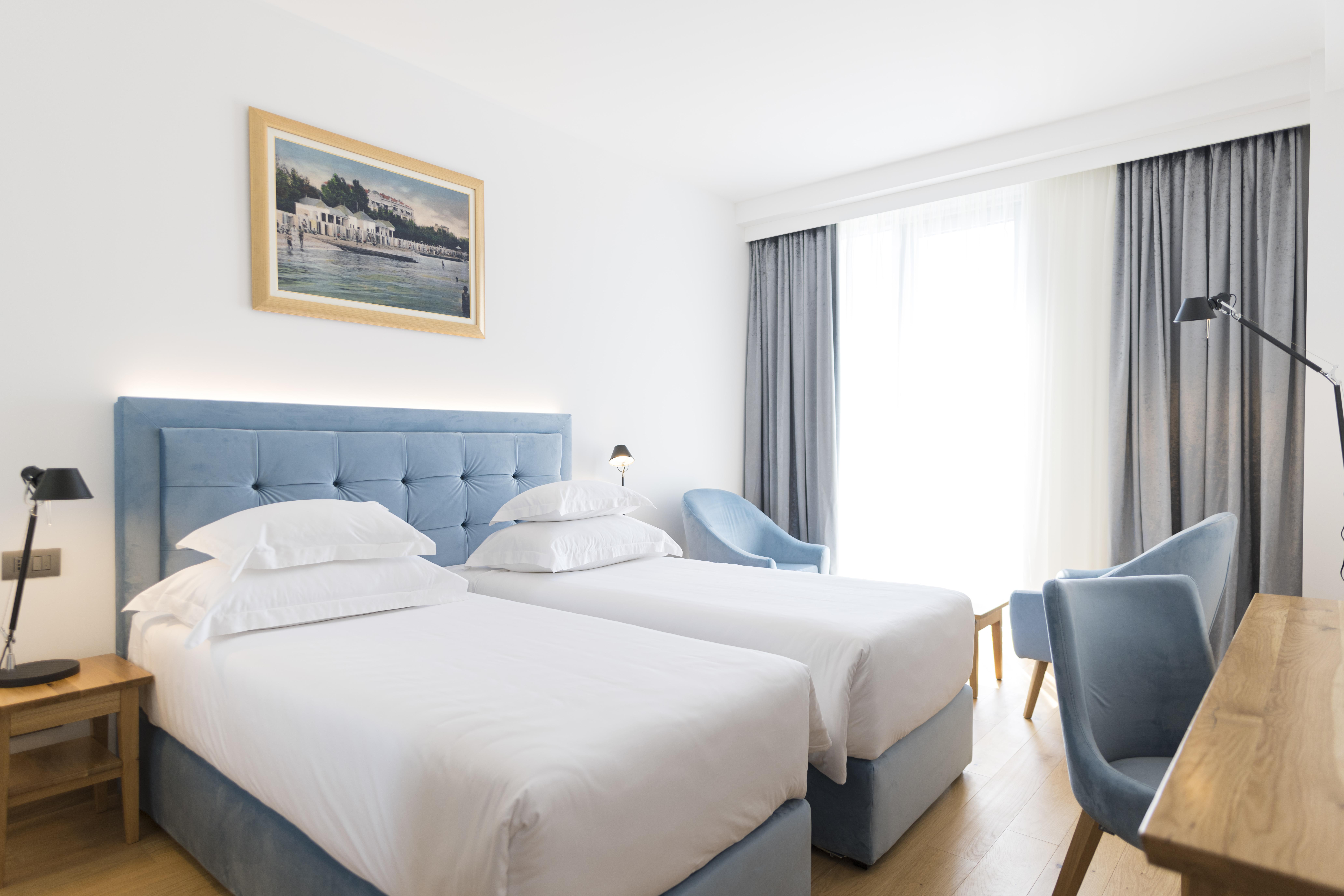 Hotel Miramare 茨里克韦尼察 外观 照片 A room at the hotel
